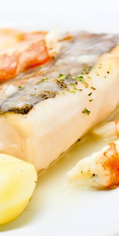 Merluza a la crema con gambas