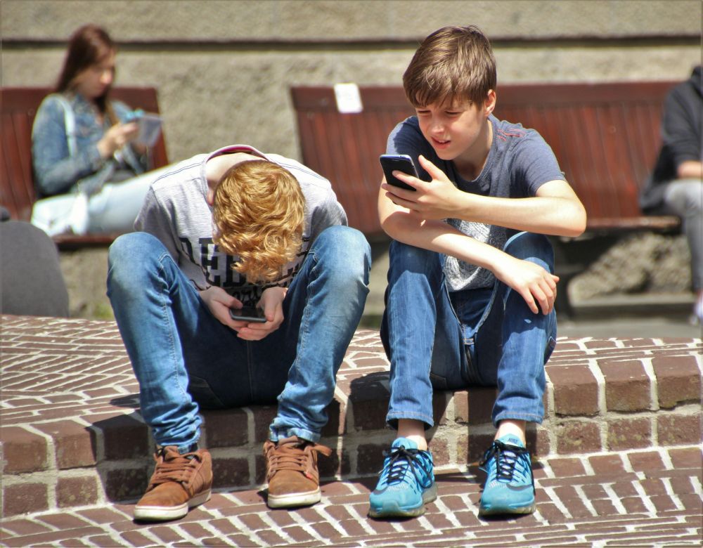 Carta dirixida a nais e pais de adolescentes